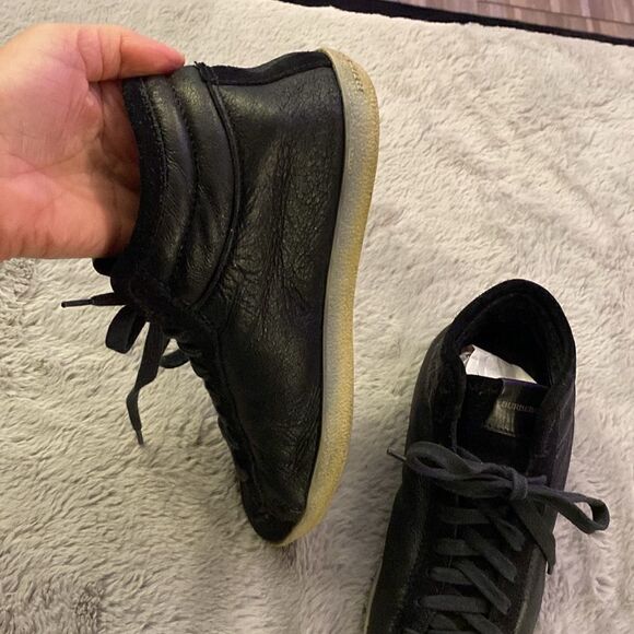 Burberry leather ( shearling inside) sneakers, size 7 - Picture 4 of 9